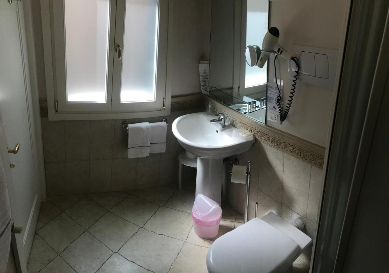B&B A Le Boteghe Venezia Esterno foto